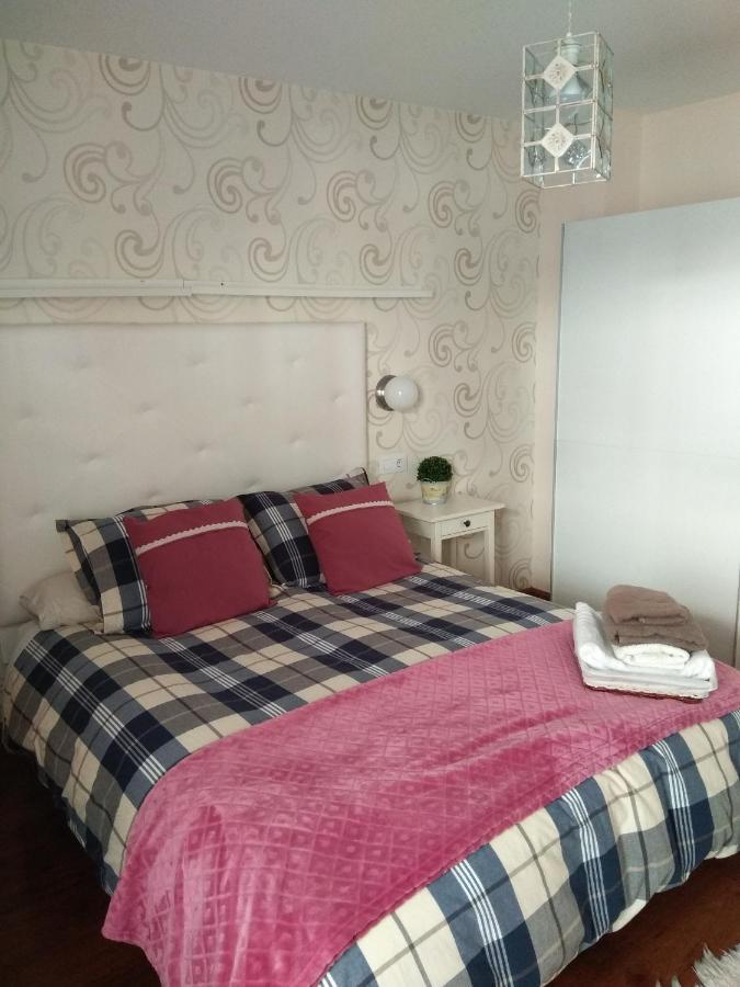 Apartamento Cine Colon リバデオ エクステリア 写真
